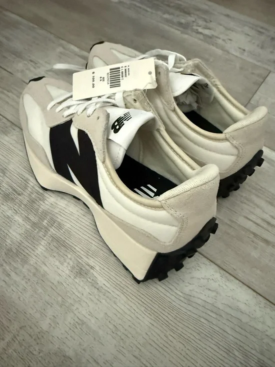 New Balance Black and White 327 Sneakers Size 6.5 NWT - Picture 3 of 6